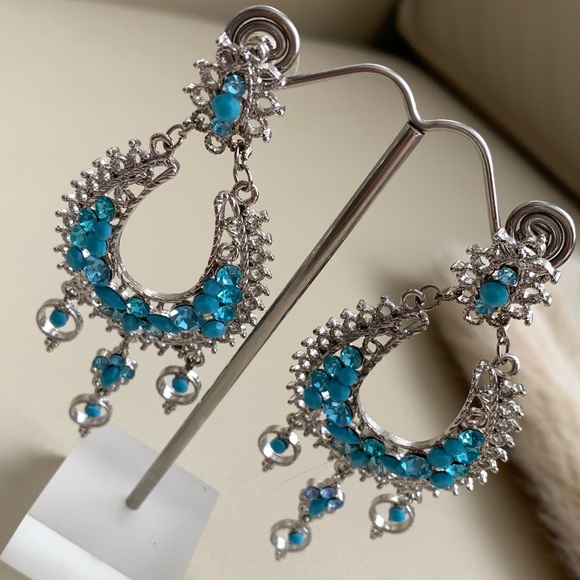 🆕🔥Turquoise Shiny Crystals Chandelier Earrings - Picture 3 of 4